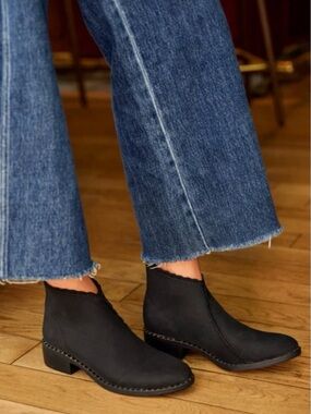 Charleston Shoe Co Barcelona Boots